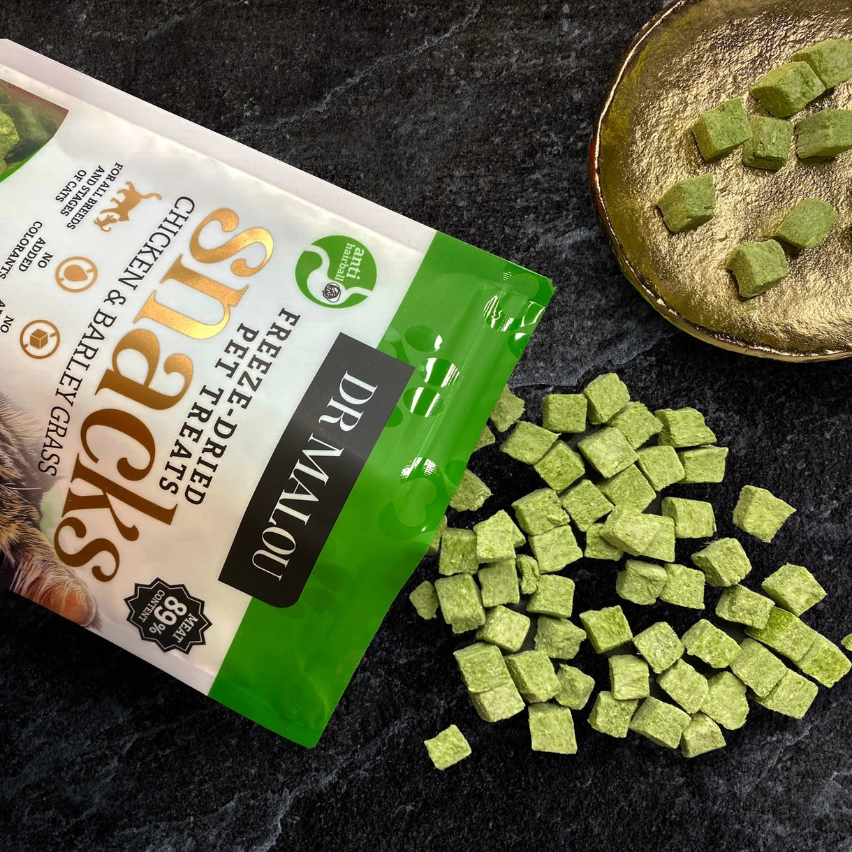 Dr Malou Freeze-Dried Meat Cubes kaķiem ar vistu un zāli, 50 g